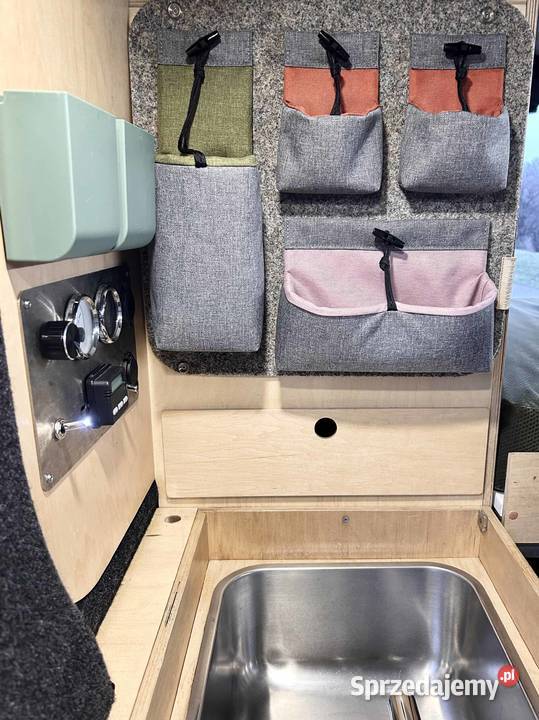 Uniwersalny kampervan pierwszego właściciela Rok produkcji 2020 Warszawa