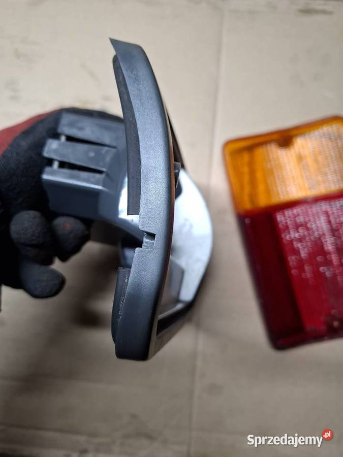 Lewa lampa tyl tylna Fiat 126p Maluch Elegant Strzelce Opolskie