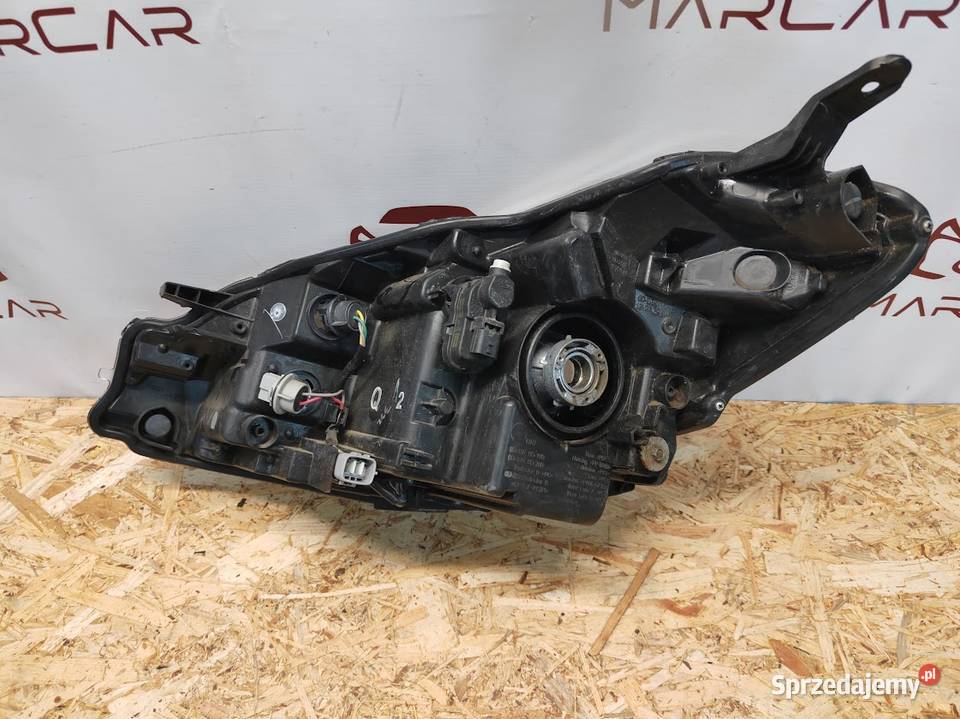 Lampa Prawy Przód Toyota Yaris III Lift Lampy przednie wielkopolskie Pleszew