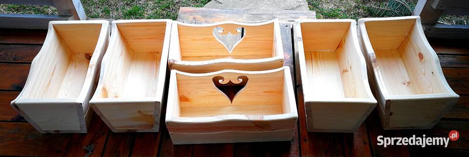 Donica drewniana z motywem serca kwietnik Architektura ogrodowa Dom i Ogród Radków