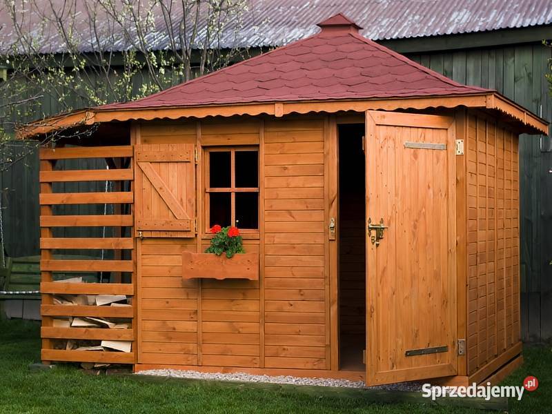 DOMEK ZEBRA OGRODOWY DACH CZTEROSPADOWY Parzymiechy