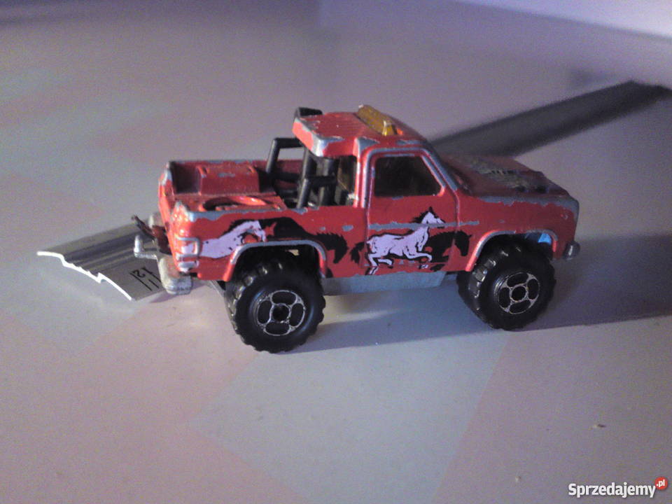DEPANNEUSE 4X4 MAJORETTE 122 Stalowa Wola sprzedam