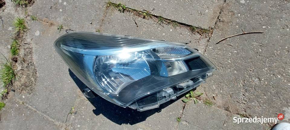 Toyota Yaris soczewka 2014 2017 lampa prawa Byków