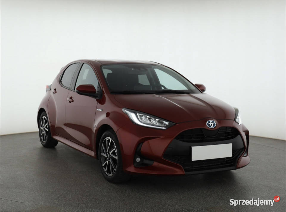 Toyota Yaris 15 VVTi Hybrid Rok produkcji 2021 Piaseczno