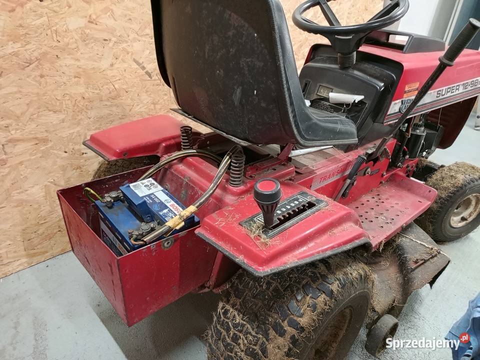 Traktorek kosiarka Ogrodowy z pługiem śnieżnym Wołów