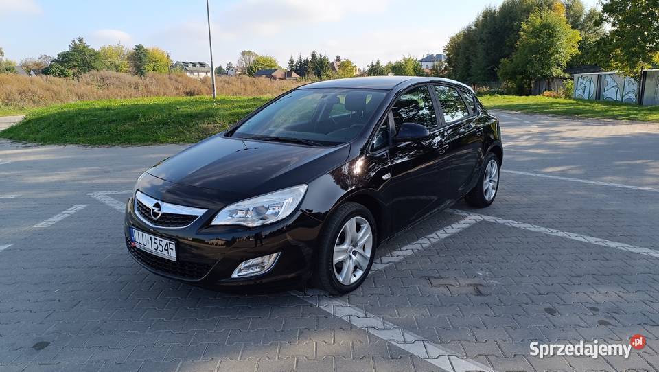 Opel astra 14 benzyna super stan pakiet zimowy