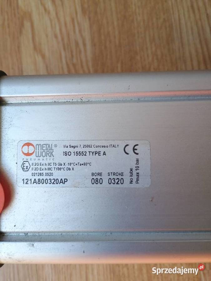 Siłownik pneumatyczny firmy Metal Work pomorskie Czersk