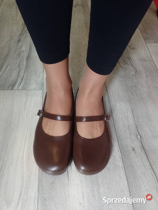40 Brązowe Baleriny wieczorowe z zapięciem na