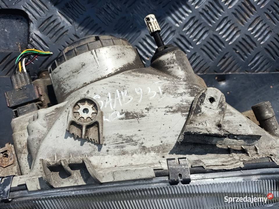 Lampa reflektor przedni lewy Saab 93 9802r osobowe