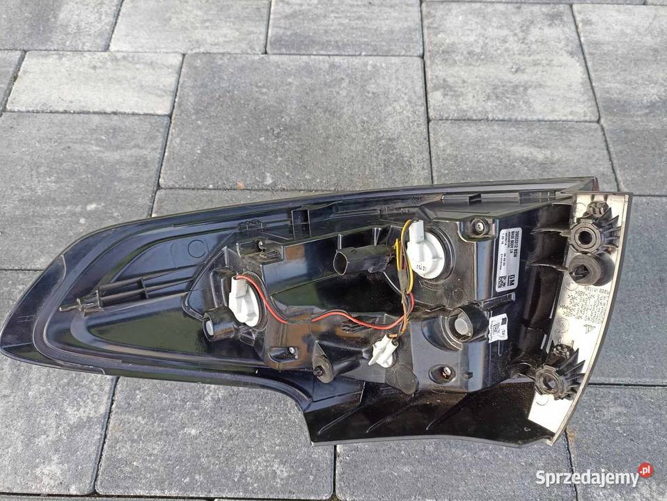 Lampa tył lewa Zafira C osobowe Klęczany sprzedam