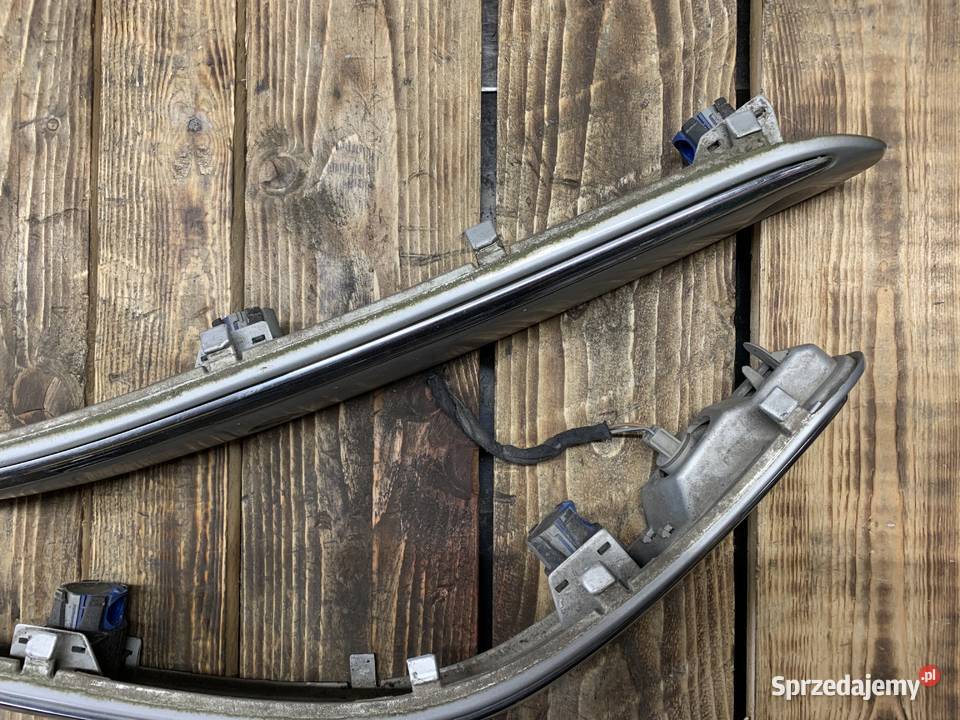 Listwy obrysówki zderzaka przedniego W220 USA osobowe Listwy i nakładki Rzeszów