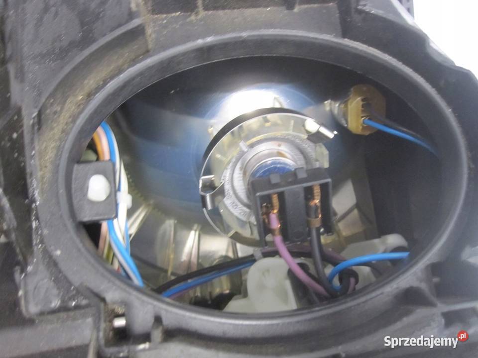 BMW X3 E83 04r lampa prawa przód z przetwornicą Kielce sprzedam