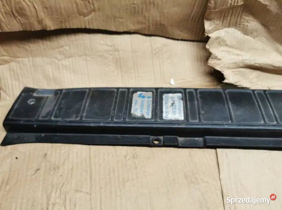 Listwa plastik bagażnika BMW E34 kombi Żory sprzedam