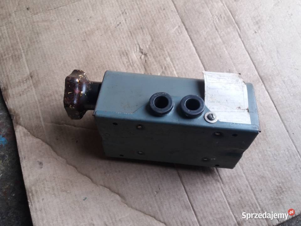 Włącznik przełącznik prądu prl wielkopolskie Lisew