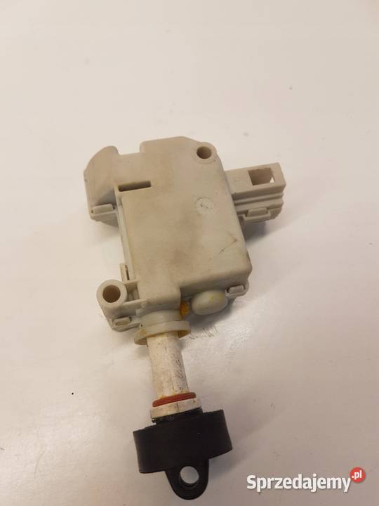 SIŁOWNIK SCHOWKA AUDI A6 C6 LIFT 3B0959782A Przystajń