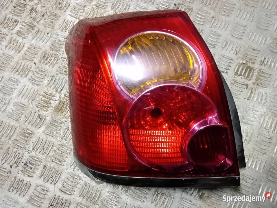 Toyota Avensis lampa tył lewe Lampy tylne Lublin
