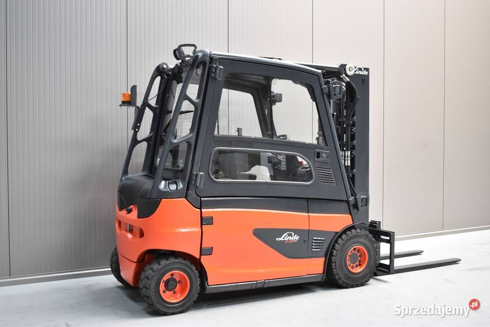 Wózek widłowy LINDE E25 2500 udzwigu TRIPLEX elektryczny Czechy
