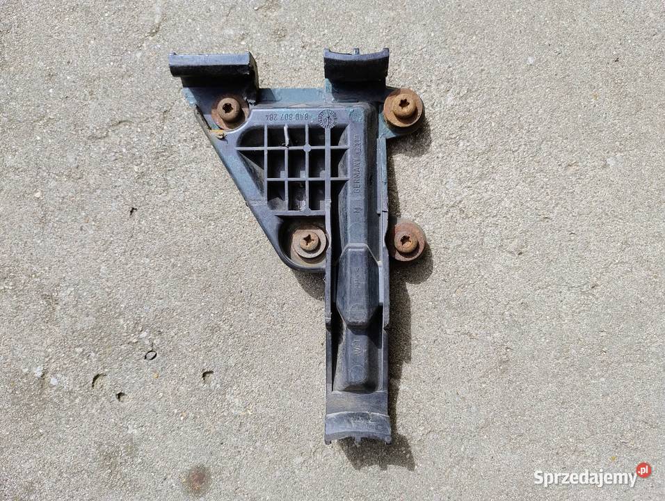 Audi 80 B4 Uchwyt zderzaka przód Wieszak prawy osobowe Dębica