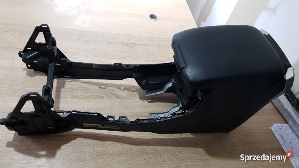 Podłokietnik tunel lodówka Toyota Land Cruiser Części samochodowe podkarpackie Mielec