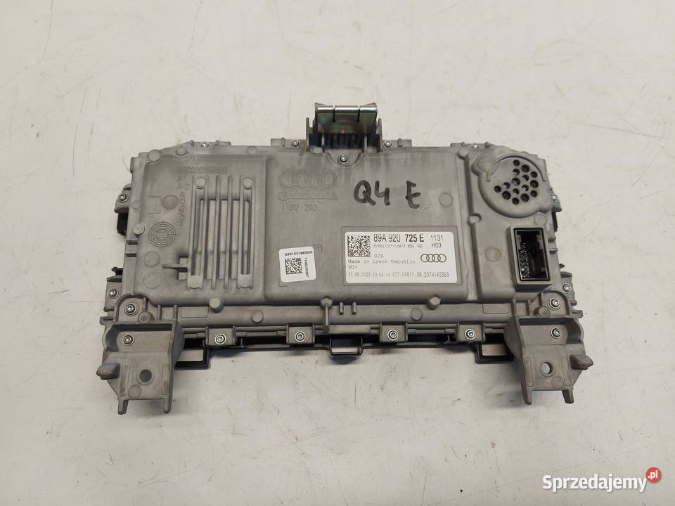 Audi Q4 ETRON 89A 89E LICZNIK ZEGARY 89A920725E osobowe dolnośląskie sprzedam