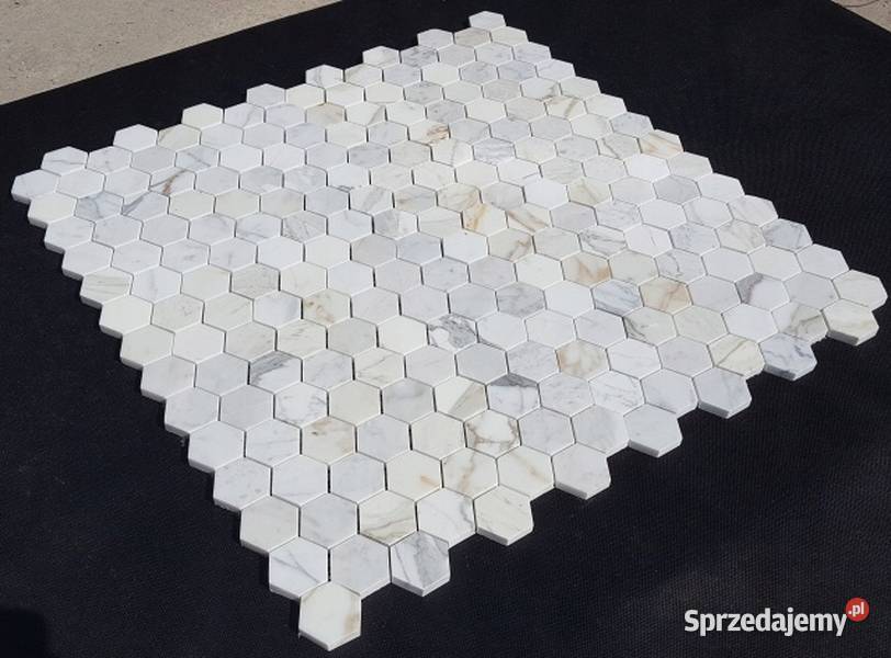 MOZAIKA MARMUROWA PŁYTKI MARMUROWE CALACATTA Podłogi i schody Bielawa