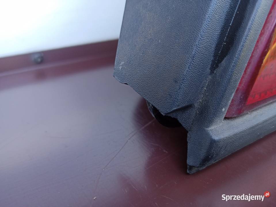 Peugeot 306 lampa tył tylna prawa wkład oprawka osobowe Części samochodowe Sieradz