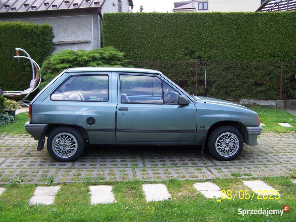 Zabytkowy Opel Corsa A 10 45 w oryginalnym benzyna Tarnów