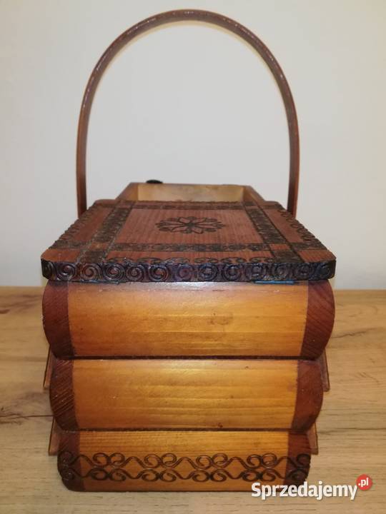 Koszyczek PRL na przybory do szycia Pozostałe Antyki, Sztuka, Kolekcje Warszawa