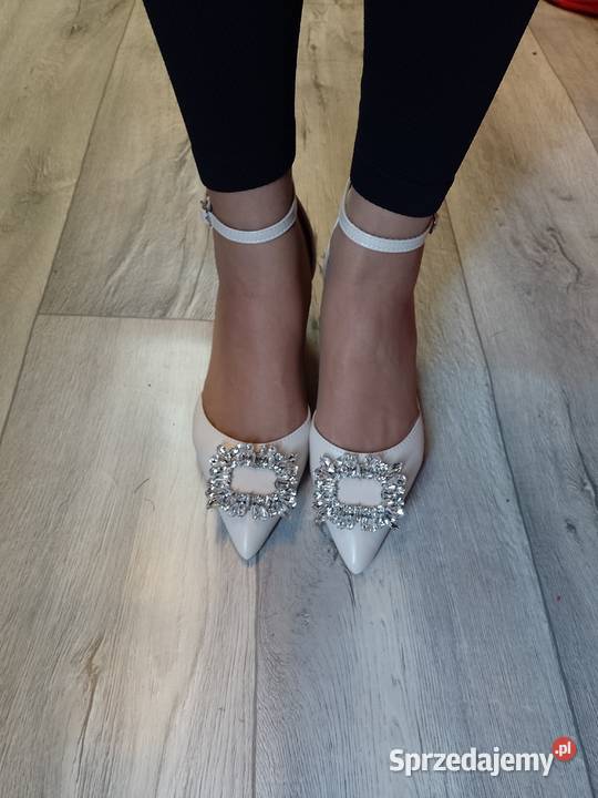 4041 Beżowe bogato zdobione czółenka wieczorowe Kraków