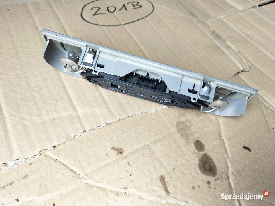 LAMPKA PODSUFITKI AUDI A3 8L LIFT 8L4947111 Oświetlenie kabiny Kamień-Kolonia