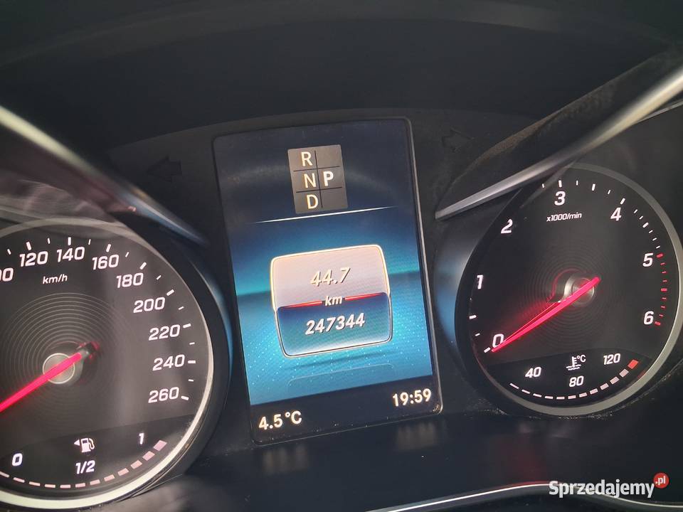 Sprzedam mercedes v klasa v250 7 osobowy 2020r Samochody osobowe Obrowo