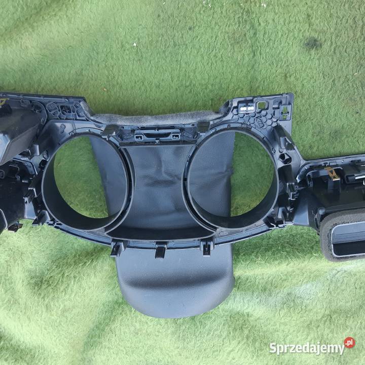 5TB858415A VW Touran III 5T Obudowa kratki osobowe zachodniopomorskie Dębno sprzedam