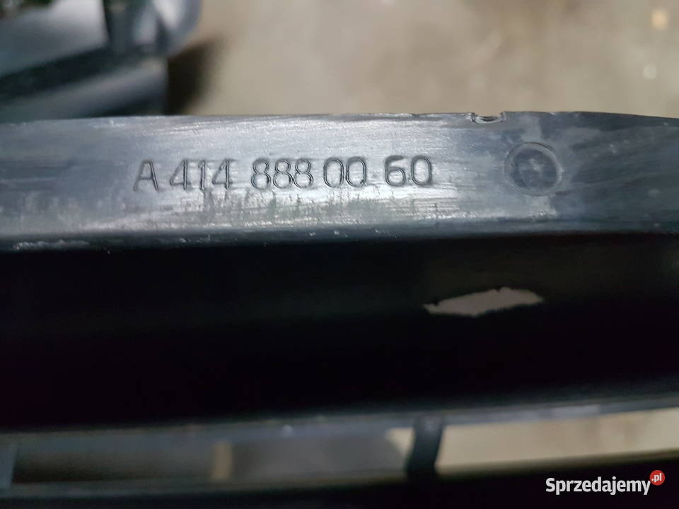 MERCEDES VANEO W414 ATRAPA GRILL ZNACZEK Turek