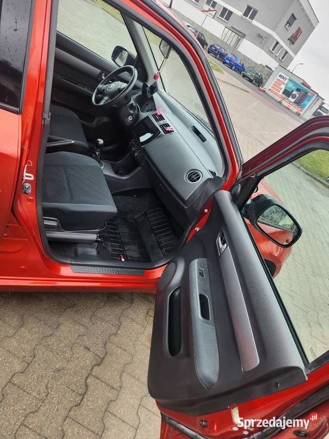 Suzuki swift 2008 13 benzyna gniazdo USB Stare Strącze