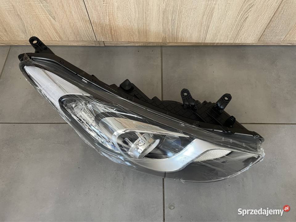 Hyundai i30 II 2012 reflektor prawy przód bez Rok produkcji 2015 Kozubszczyzna