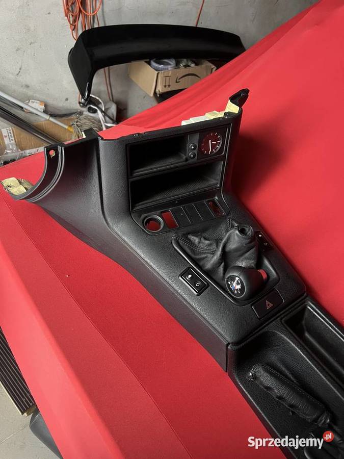 Tunel BMW e36 osobowe Deski rozdzielcze, konsole Warszawa