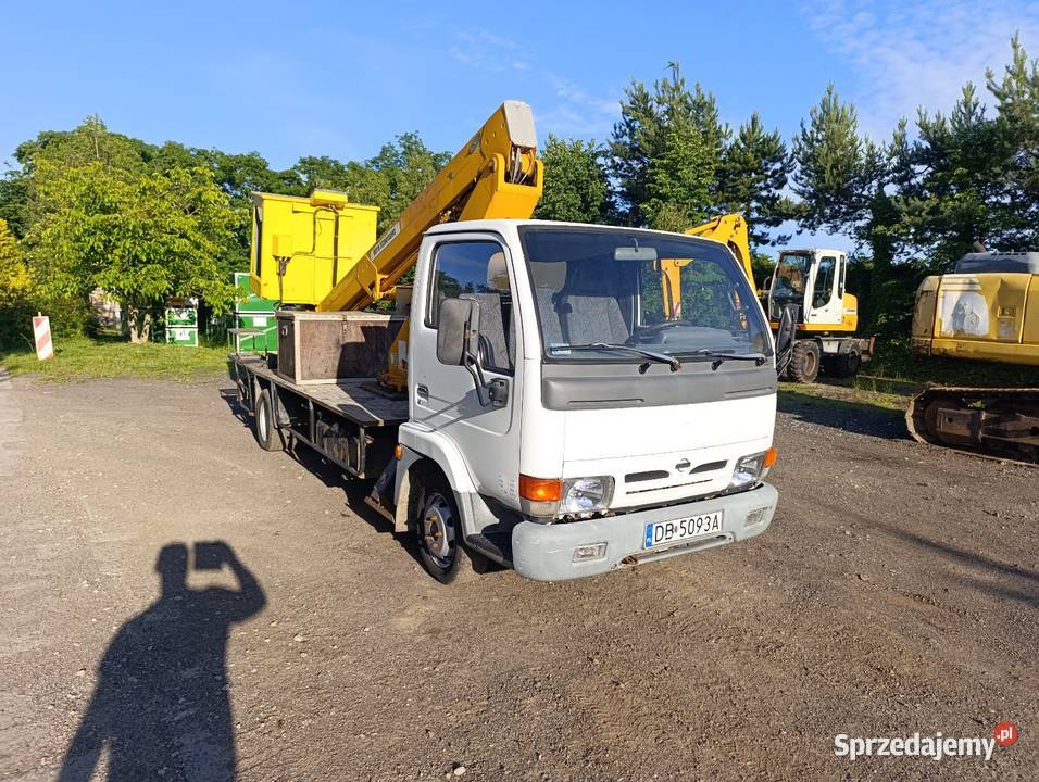 Podnośnik Koszowy Nissan Cabtar 2000 Bizocchi Rok produkcji 2000