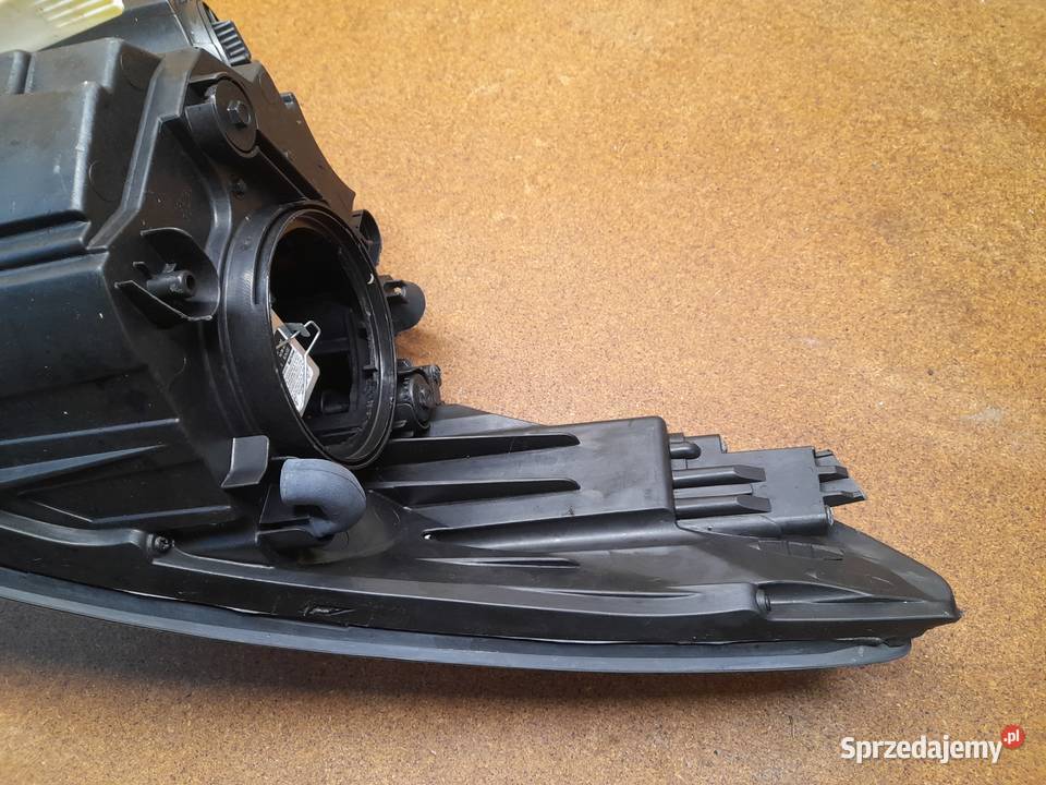 HYUNDAI I40 LAMPA PRZEDNIA PRZÓD PRAWA Goleniów sprzedam