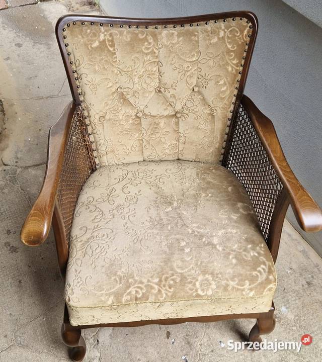 Fotel z podnóżkiem Lubań