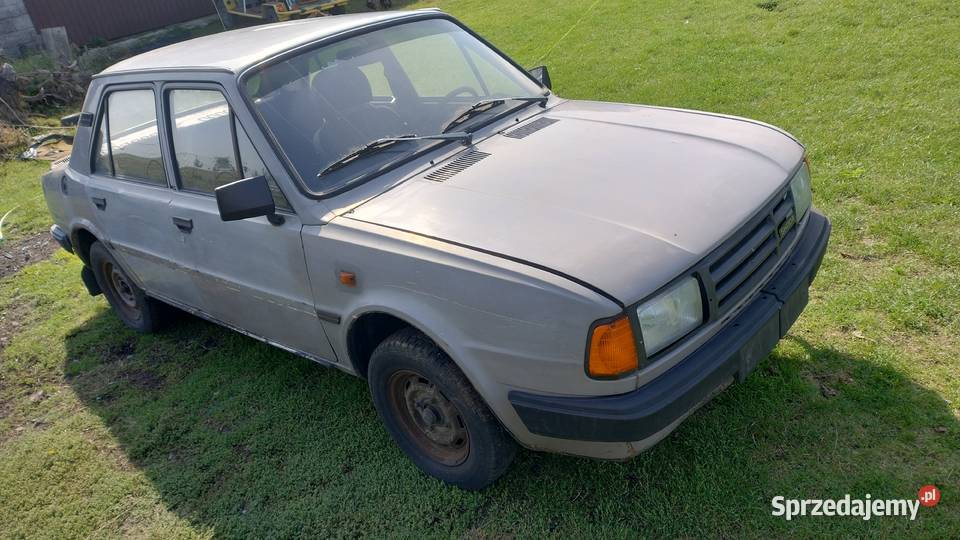 SKODA 120 5Biegow sprawna na części