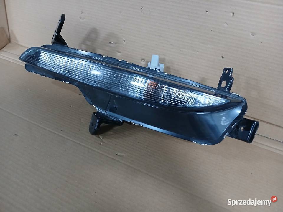 KIERUNKOWSKAZ PRAWY PRZÓD RENAULT MEGANE IV Drezdenko