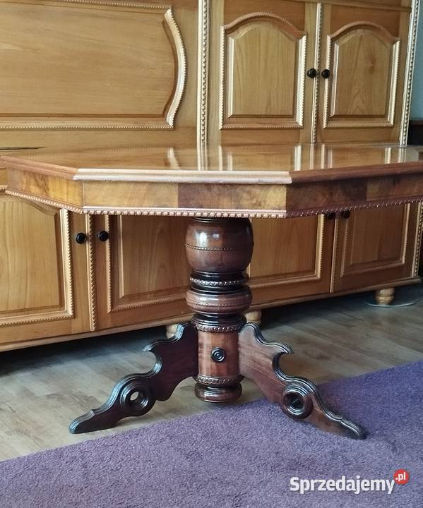 Piękny duży drewniany stół do jadalnisalonu Olsztyn