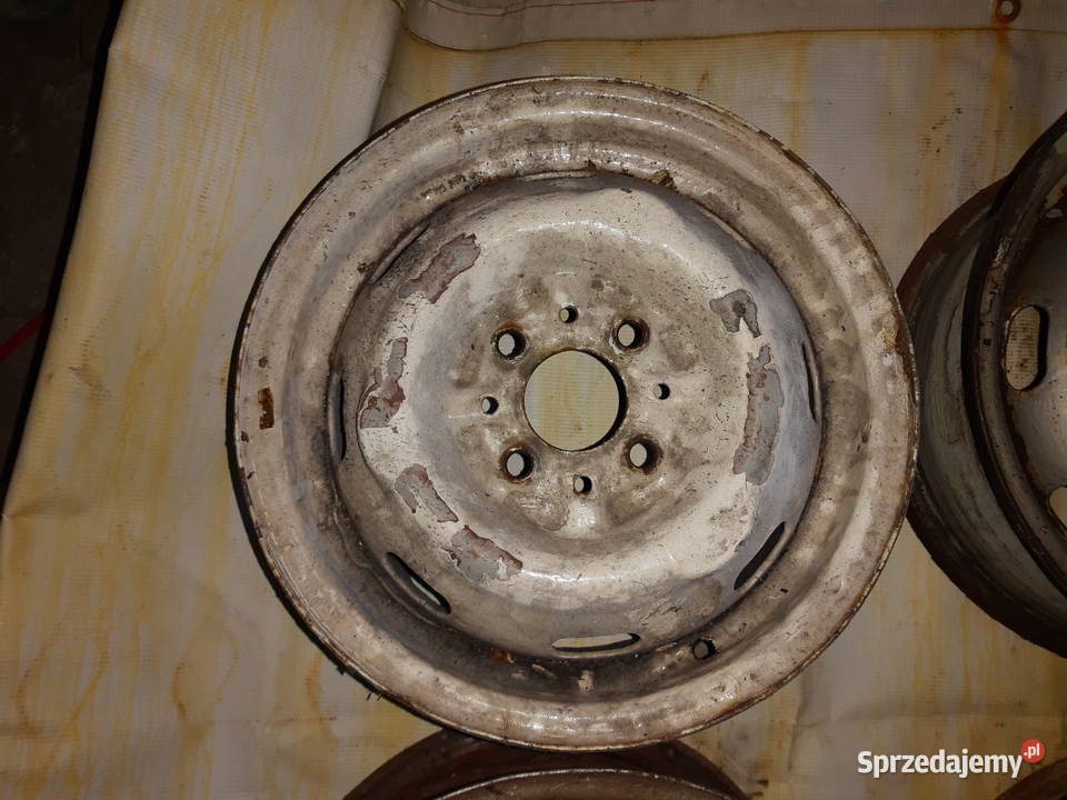 Polski fiat 125p felgi stalowe z uchwytami na Dąbrowa Górnicza