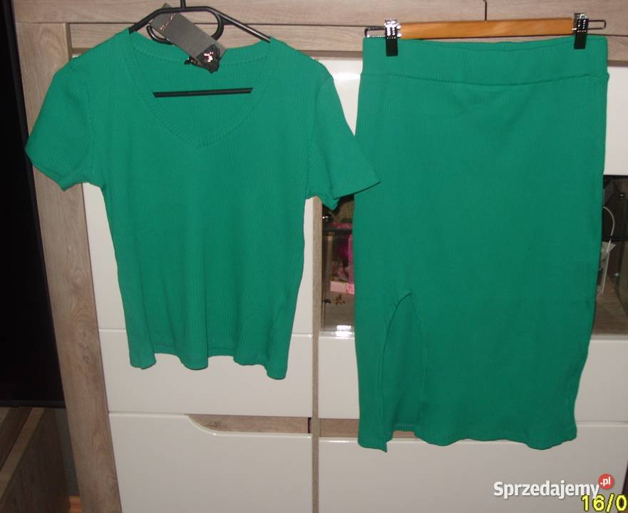 Zielony Komplet prążek spódniczka bluzka r LXL