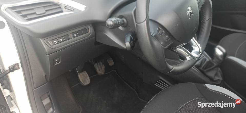 Peugeot 208 super stan Rok produkcji 2015 Peugeot łódzkie Bełchatów