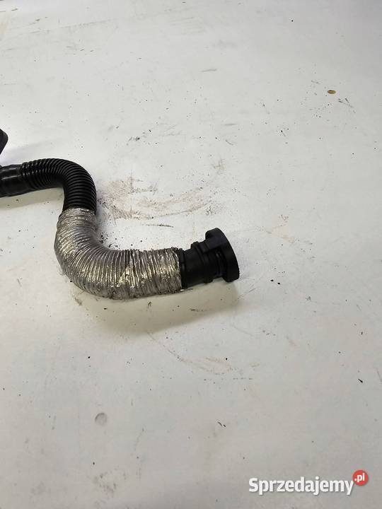 PRZEWÓD ODPOWIETRZAJĄCY AUDI A4 A5 06J103213E Przystajń