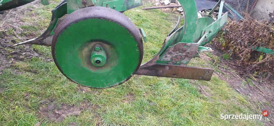 Pług 3 skibowy zagonowy Kozarzew