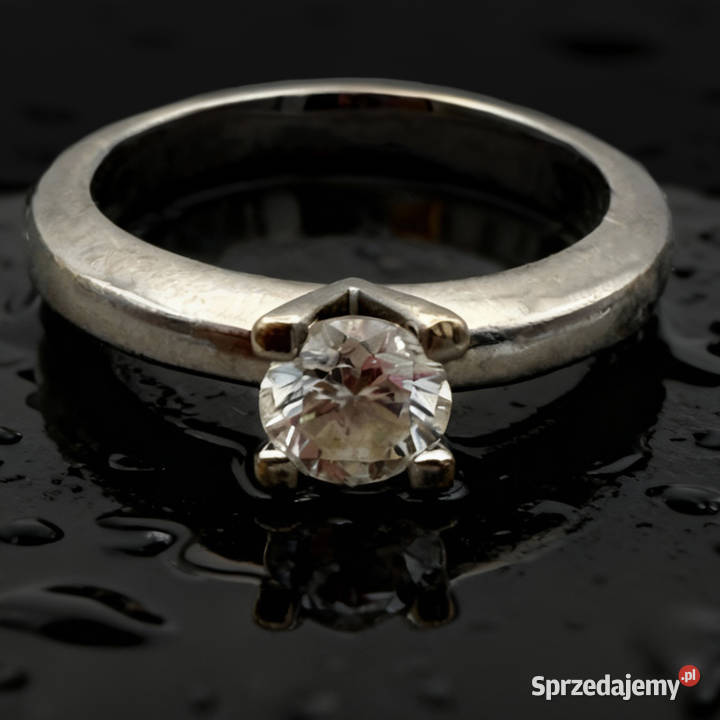 Elegancki Pierścionek Solitaire z Białego Złota złoto zachodniopomorskie Szczecin