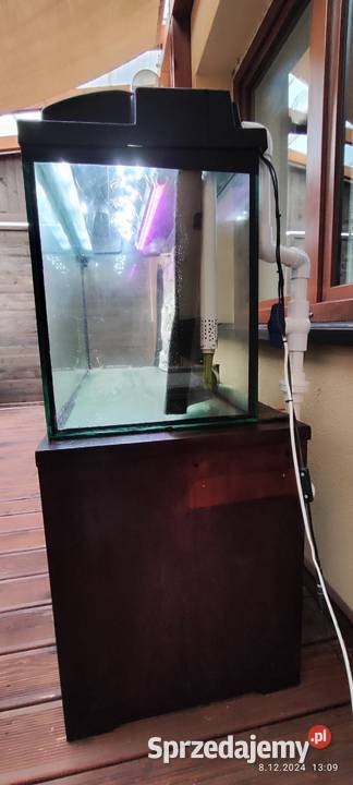 Akwarium stolik osprzęt Jaskrów sprzedam