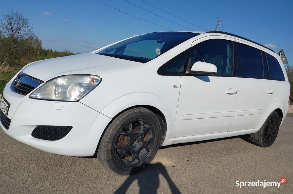 Opel zafira B 19 120 7 osobowa Wąchock sprzedam